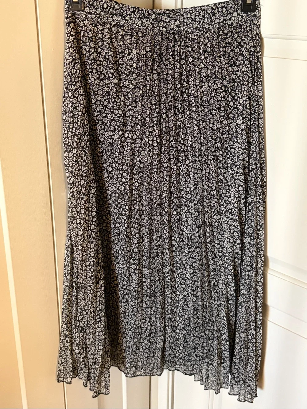 Women's Black Floral Midi Skirt